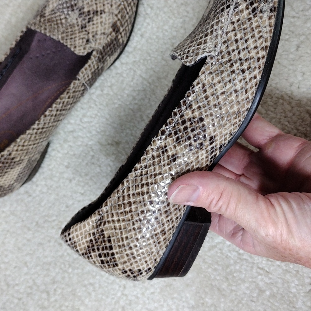 Clarks Women's Gray And Tan Python Print Leather … - image 6